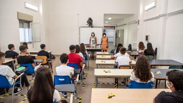 Scuola, in Puglia per le superiori è il giorno della riapertura in presenza. Ma l'80 per cento degli studenti resta in Dad