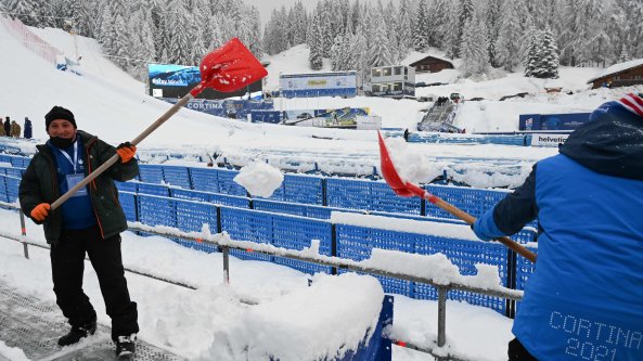 Sci, i Mondiali di Cortina partono col piede sbagliato: rinviata la combinata donne