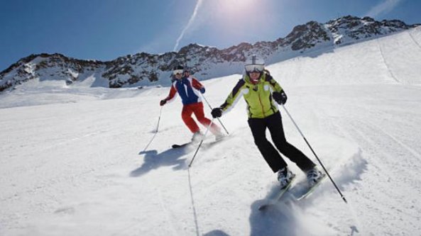 Mascherine e distanziamento: così (forse) torneremo a sciare