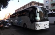 A Roma pullman turistici convertiti in bus per gli studenti. Ma sono quasi deserti