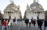 Covid, l'Italia cambia colori: da lunedì 17 regioni in giallo e 4 in arancione. Ma ci sono province e comuni in lockdown