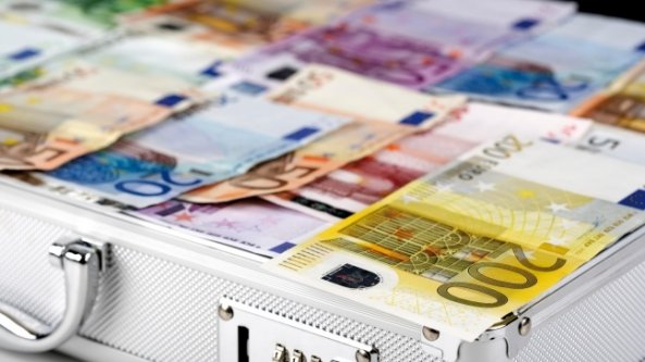 Truffavano banche e correntisti, nove arresti. Svuotati conti per oltre un milione di euro