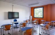Immagini oscene agli alunni, a Piacenza sospeso professore di religione
