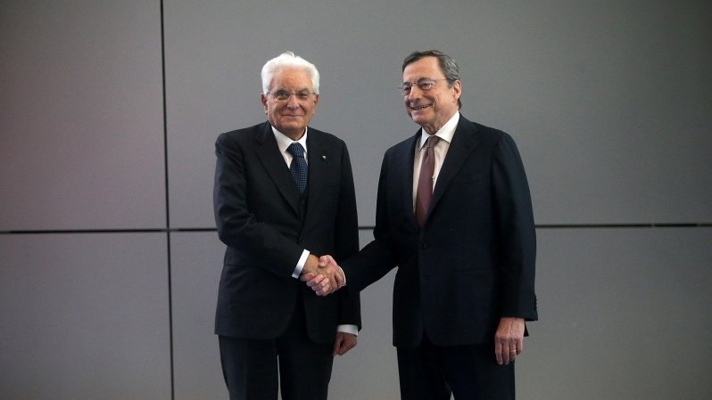 Governo, Draghi alle 12 al Colle: i partiti spiazzati dalla mossa di Mattarella. Convocato vertice centrodestra. Crimi: 