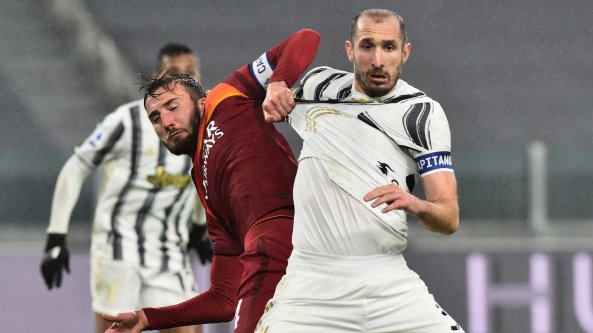 La svolta all'italiana di Pirlo, così la Juve ha blindato la difesa