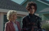 Come in 'Edward Manidiforbice': lo spot con Winona Ryder e Timothée Chalamet