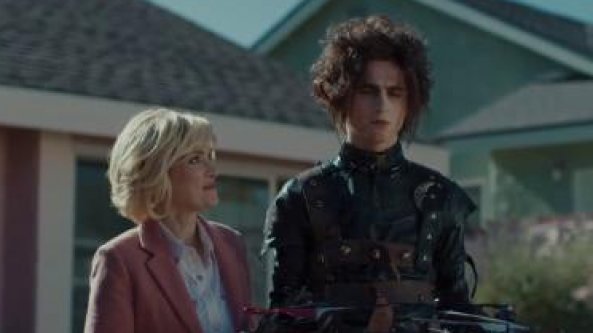Come in 'Edward Manidiforbice': lo spot con Winona Ryder e Timothée Chalamet