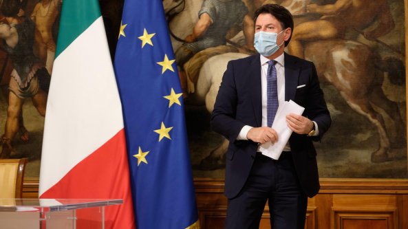 Conte e l'sms ai ministri: 