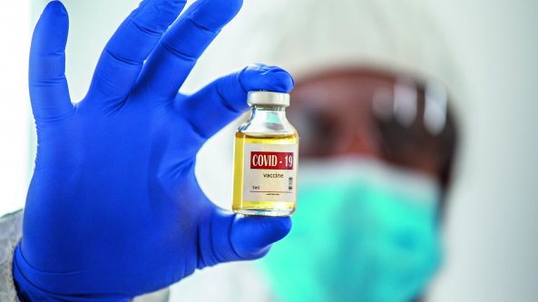 L'oro dei vaccini: nelle fiale contro il coronavirus un affare da 75 miliardi in 5 anni