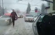Usa, video shock: bambina afroamericana ammanettata e caricata a forza in auto dalla polizia