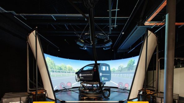 Debutta il simulatore di guida per auto eco e autonome