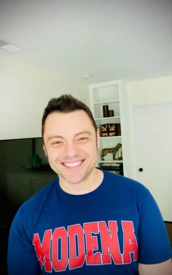 Ferro come testimonial di una campagna per il governo: 