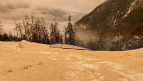 Neve rossa sulle piste da sci, è la polvere del Sahara