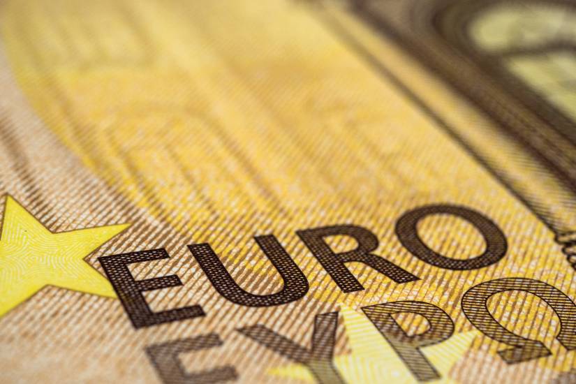 C'è la botta sui professionisti: ecco la mazzata sui contributi