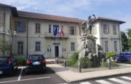 Comune del torinese finisce nella bufera: 