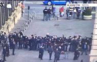 Il tavolino e l'assembramento L'ultimo (triste) atto di Conte