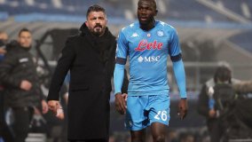 Napoli, negativi i tamponi fatti nella notte. Contro il Genoa insigne a riposo