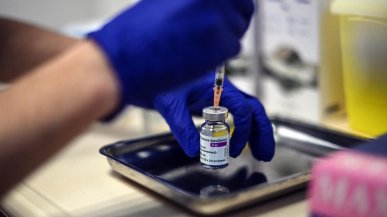 Vaccino Covid, prime dosi AstraZeneca arrivate in Italia