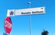 Via Renato Gattuso: a Magnago il cartello stradale sbagliato che mischia artista e allenatore