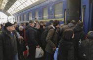 Polonia, la paura al confine ucraino tra chi ricorda Hitler: “Ora impariamo a usare le armi”