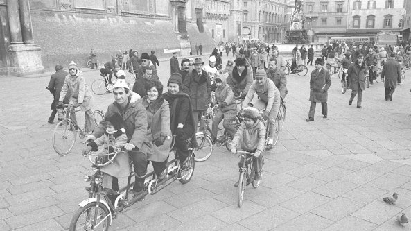 Austerity amarcord: l’Italia al buio e in bicicletta di 50 anni fa
