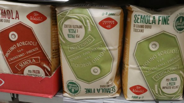 Farina, zucchero e olio di semi: scatta la corsa all’accaparramento