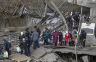 Ucraina, la Russia fa fallire i corridoi umanitari: “Un bluff”