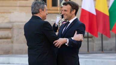 Il patto Draghi-Macron fronte comune sugli aiuti e sull’industria militare