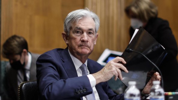 La Fed inizia ad alzare i tassi. Powell: “Economia molto forte”