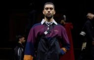 Mahmood sale in passerella per Burberry