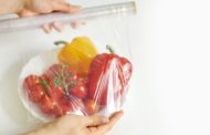 Per conservare gli alimenti la pellicola di plastica in realtà non serve più