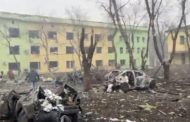 Sfogliamondo: la notizia dell'ospedale pediatrico bombardato apre i giornali di tutto il mondo