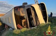 A14, si ribalta pullman di ucraini: un morto
