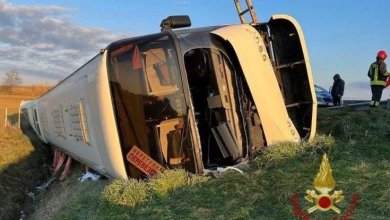 A14, si ribalta pullman di ucraini: un morto