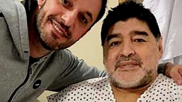 Morte Maradona, le accuse dei familiari: il suo avvocato lo aveva ridotto in schiavitù