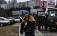 Ucraina, Mariupol addio. Un popolo in fuga dalla città martire