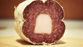 Mortadella di Campotosto, quel gioiello che viene dal cuore degli artigiani