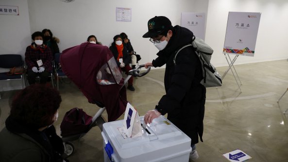 Corea del Sud al voto, sfida in stile 