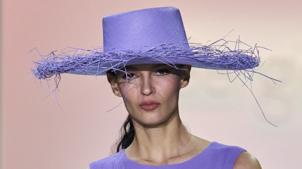 Cappelli di primavera: dal bucket hat alla cuffietta. Tendenze da mettere in testa