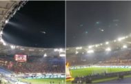 Una meteora attraversa il cielo sopra lo stadio Olimpico