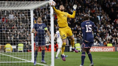 Furia Psg dopo il ko con il Real: Al Khelaifi aggredisce l'arbitro. Lite Donnarumma-Neymar