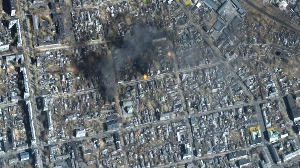 Ucraina, da Mariupol a Moschun: l'occhio del satellite sulle città devastate dall'assedio russo