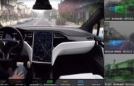 Tesla dice addio ai radar per le auto