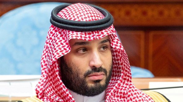 Petrolio, Arabia Saudita ed Emirati chiudono la porta a Biden sull'aumento della produzione: rifiutata la chiamata del presidente Usa