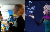 La bambina canta la colonna sonora di Frozen nel bunker: nessuno riesce a trattenere le lacrime
