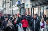 Covid, dati settimanali stabili, rallenta ancora il calo dei contagi: -11,7%. Scendono i ricoveri: -23%. Italia in bianco