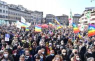 Ucraina, il grillino Bonafede nella piazza di Firenze: 