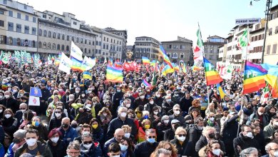 Ucraina, il grillino Bonafede nella piazza di Firenze: