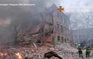 Bombardamenti a Dnipro, i servizi di emergenza ucraini: 
