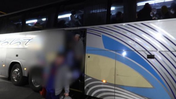 Migranti africani accolgono i profughi ucraini  